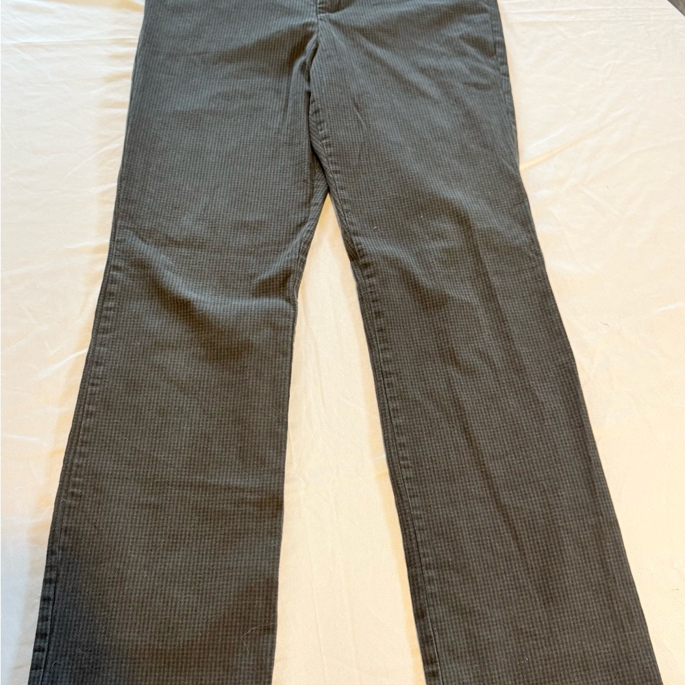 Gloria Vanderbilt Women's Size 12 Straight leg Corduroy Trouser Pants .